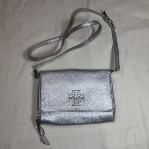 Tory Burch Silver Leather Thea Crossbody Wallet